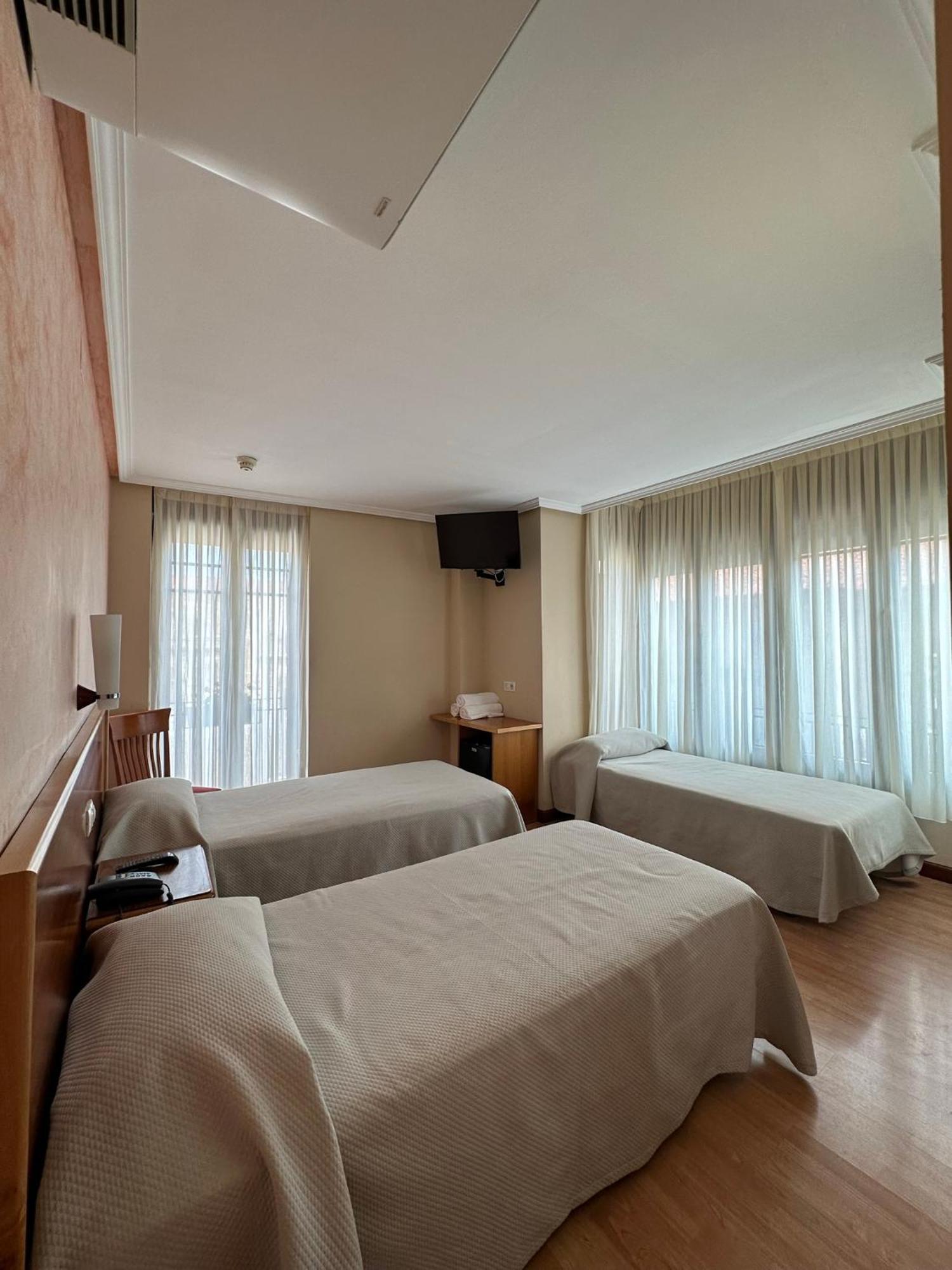 Hostal Restaurante Boccalino 레온 외부 사진