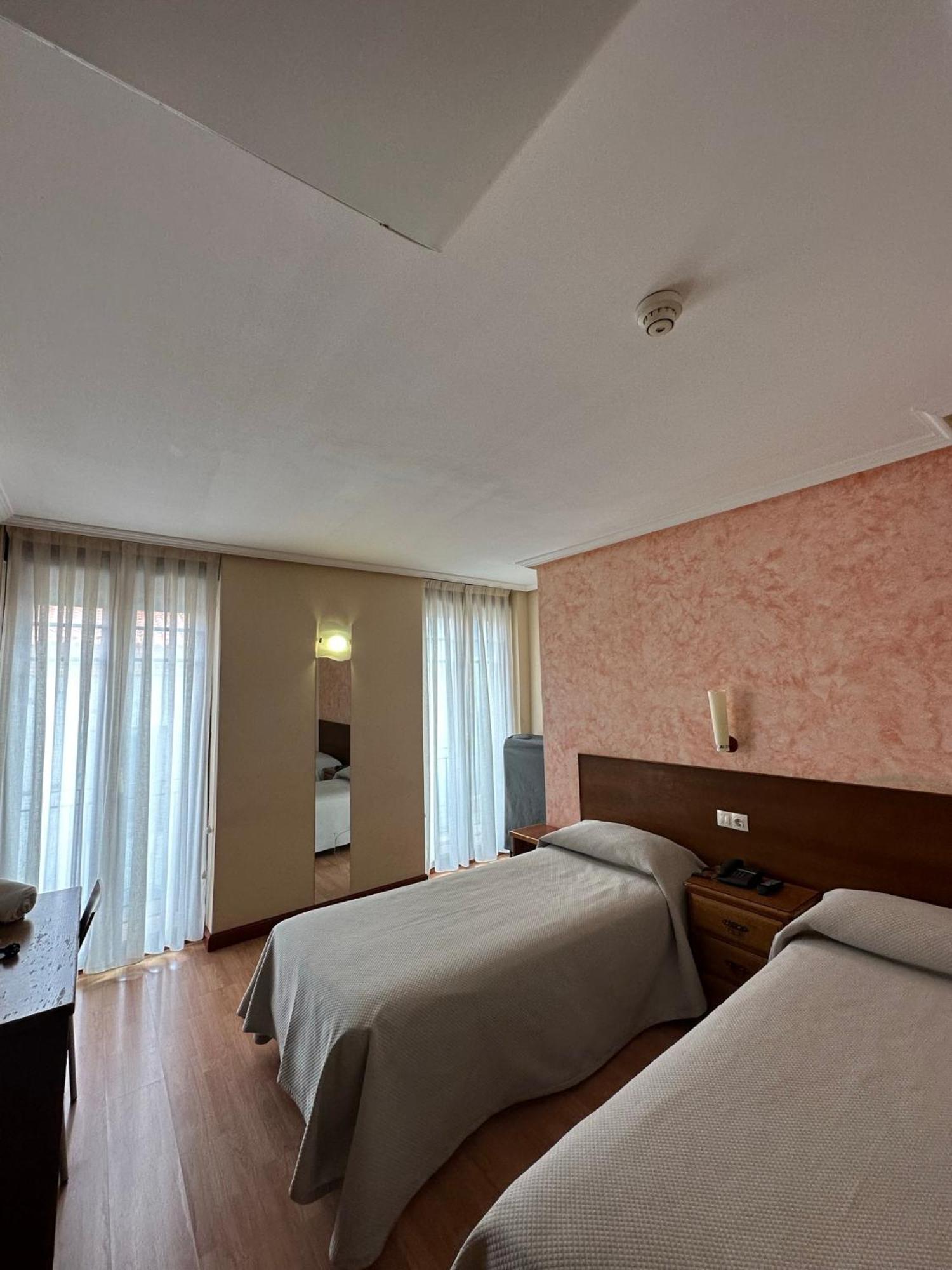 Hostal Restaurante Boccalino 레온 외부 사진