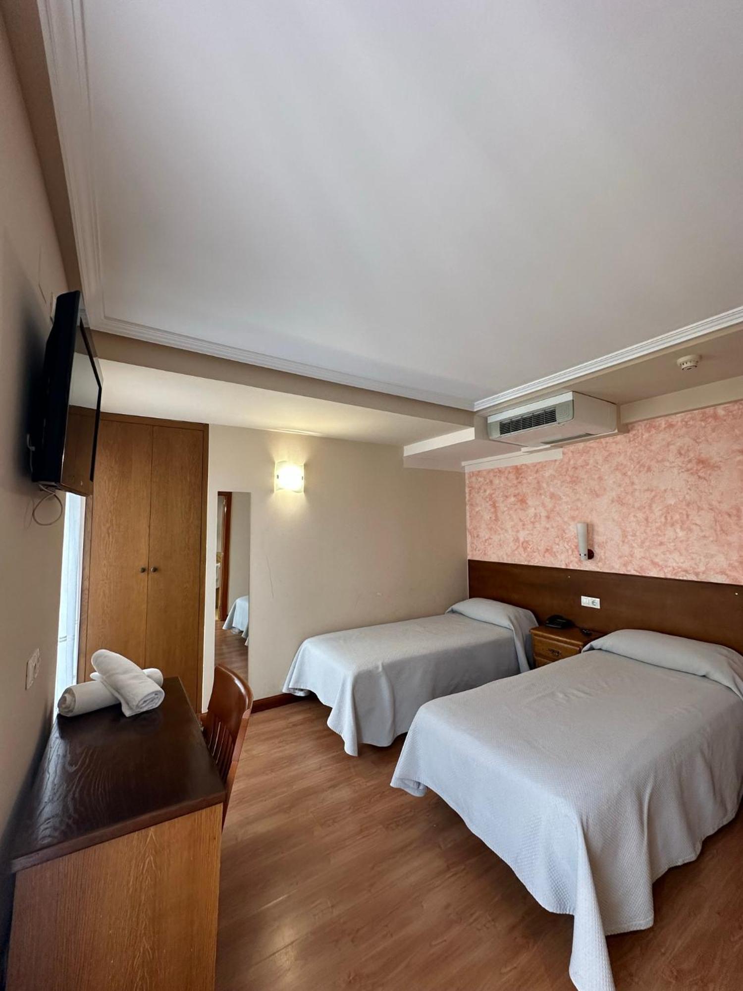 Hostal Restaurante Boccalino 레온 외부 사진