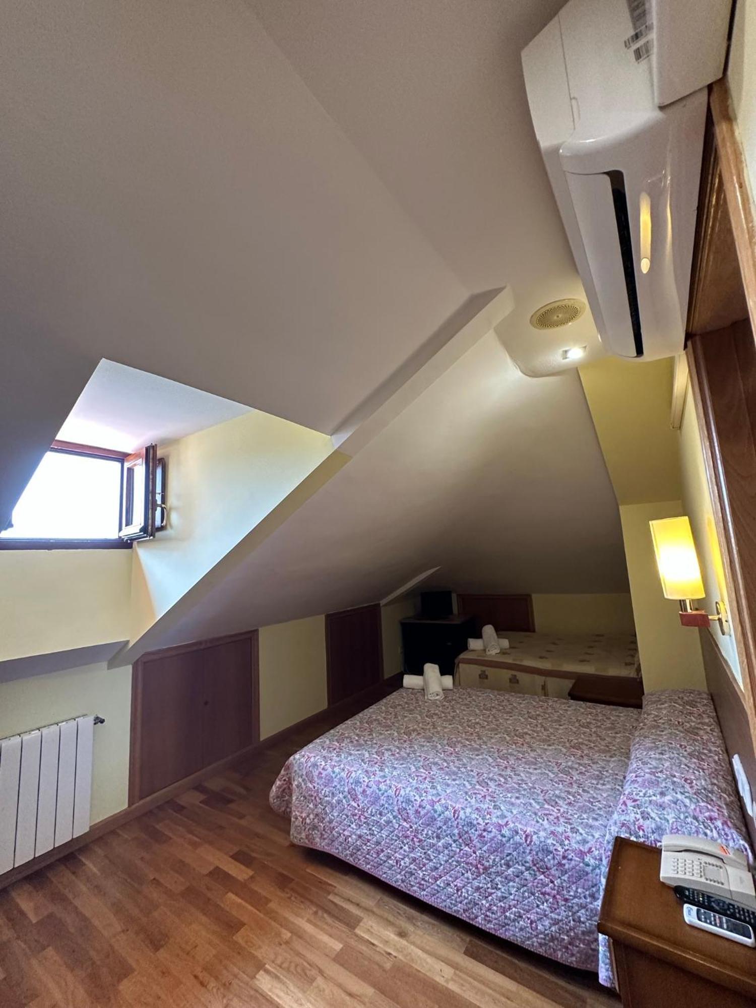 Hostal Restaurante Boccalino 레온 외부 사진