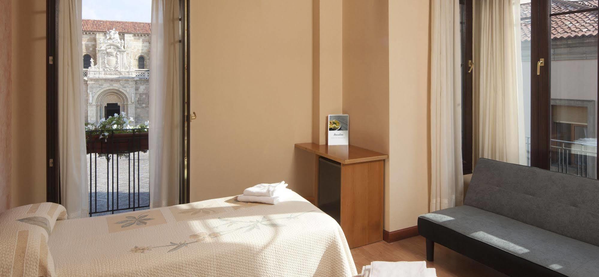Hostal Restaurante Boccalino 레온 외부 사진